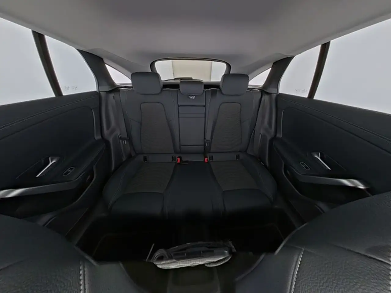Mercedes-Benz CLA 180 Shooting Brake NAVI/LED/KAMERA — Galería del vehículo 5