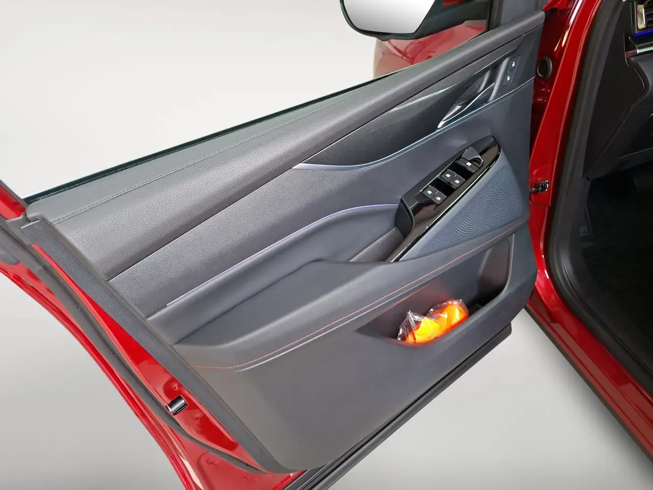 Maxus Euniq 6 70kWh Limited AHK PANO 360 ACC AUT Leder — Galería del vehículo 14