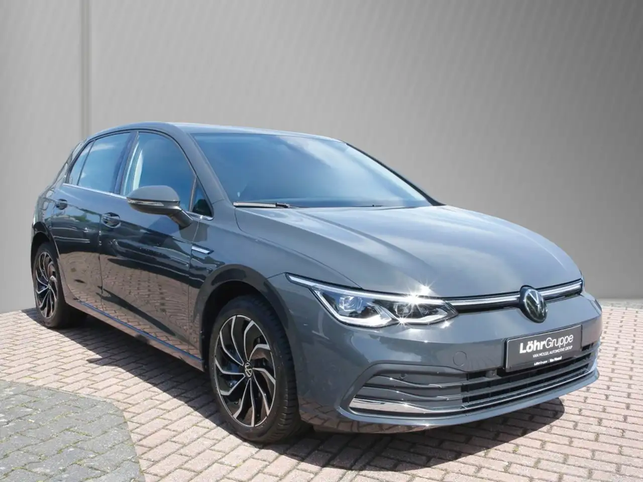 Volkswagen Golf VIII 1.5 eTSI Style 17" AppC.+VC ACC LED RFK+PD... — Galería del vehículo 2