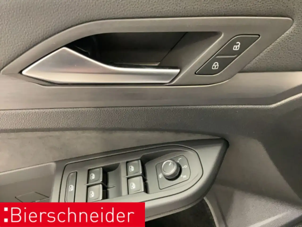 Volkswagen Golf 8 1.5 TSI Style ACC NAVI SHZ CAM LED+ — Galerie du véhicule 9