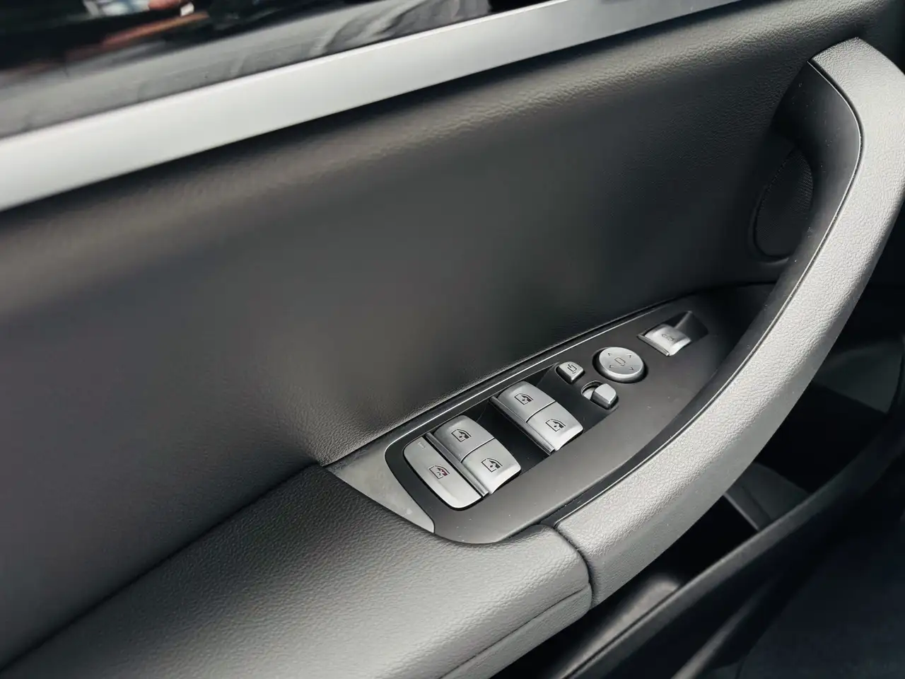 BMW iX3 M Sport AdapLED DA Prof PA Pano Standh. — معرض صور السيارة 18