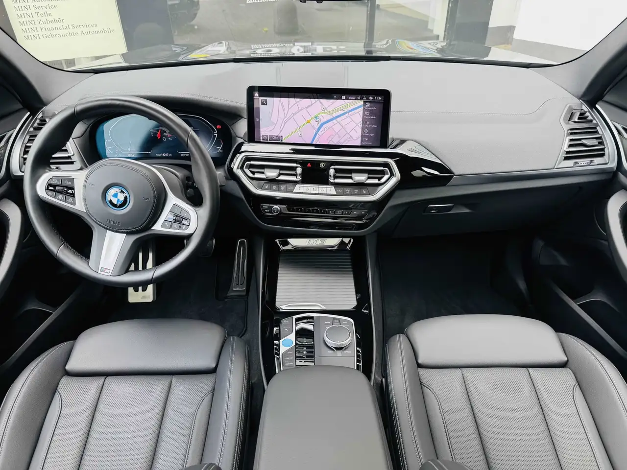 BMW iX3 M Sport AdapLED DA Prof PA Pano Standh. — معرض صور السيارة 3