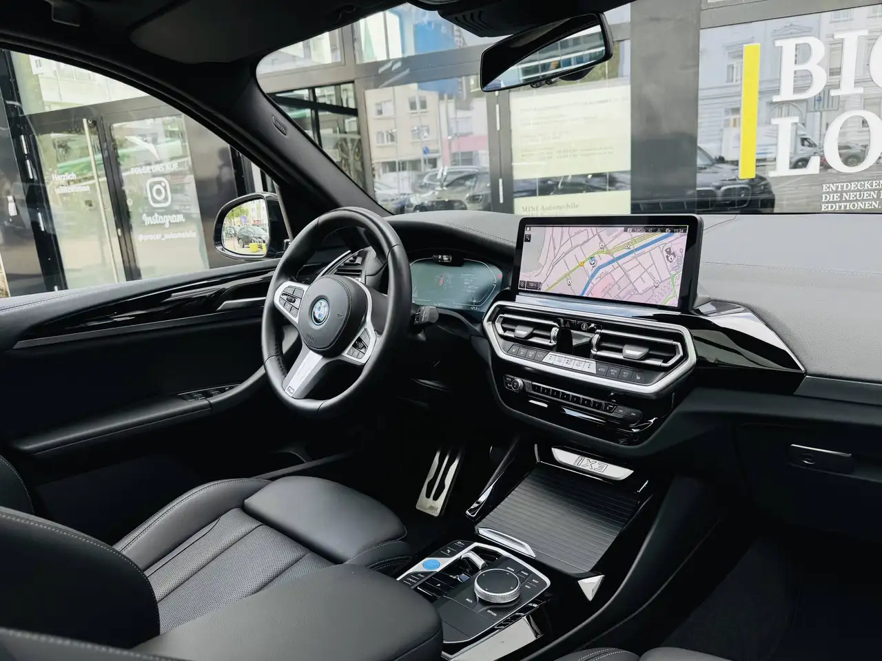 BMW iX3 M Sport AdapLED DA Prof PA Pano Standh. — معرض صور السيارة 5