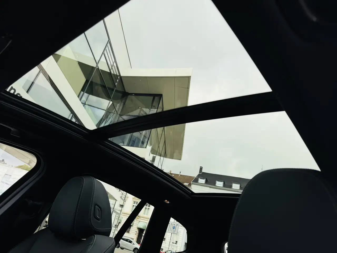 BMW iX3 M Sport AdapLED DA Prof PA Pano Standh. — معرض صور السيارة 9