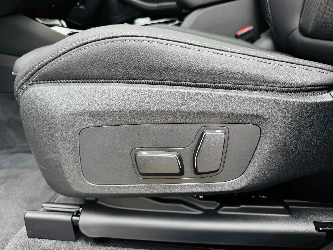 BMW iX3 M Sport AdapLED DA Prof PA Pano Standh. — معرض صور السيارة 8
