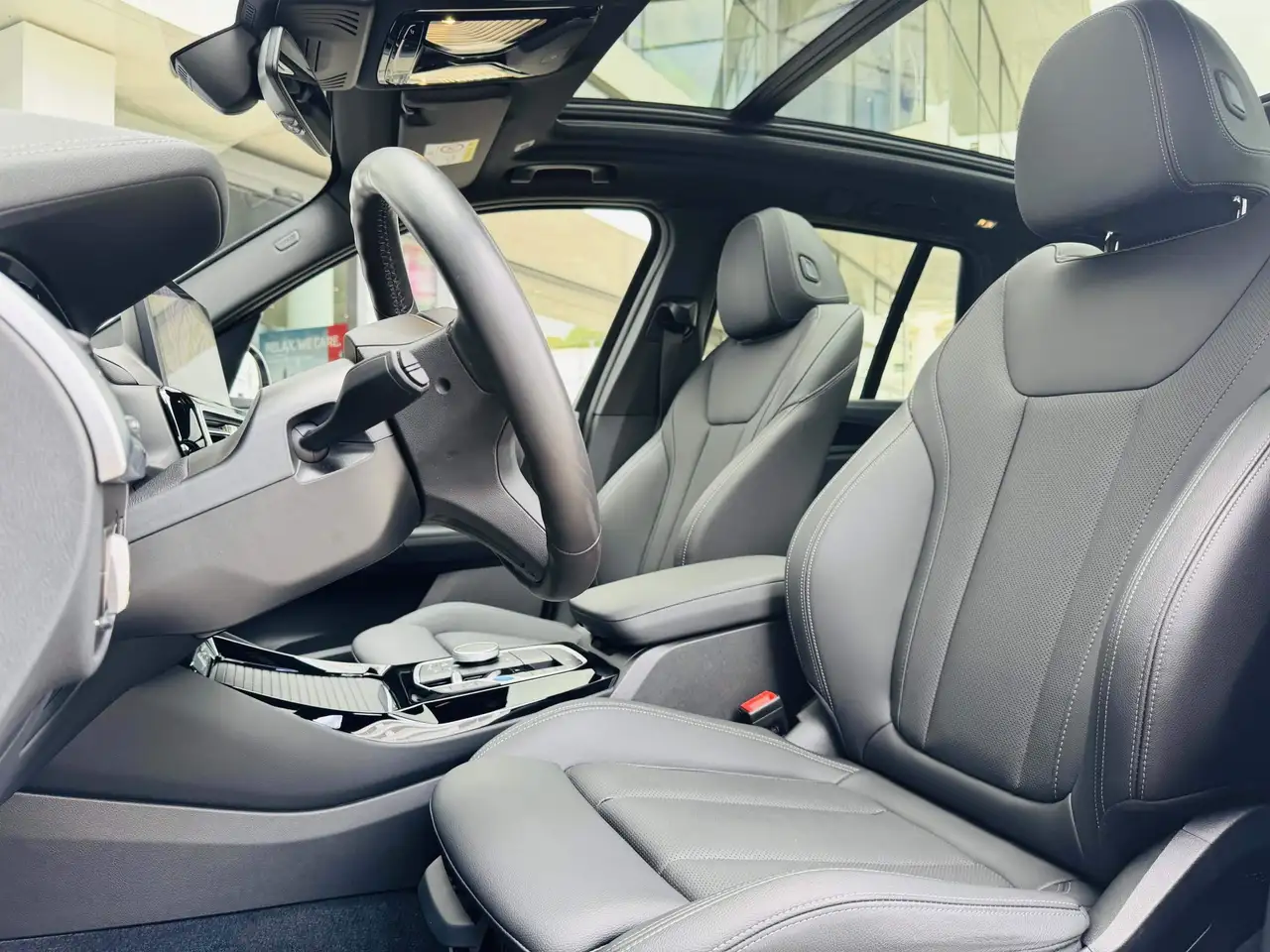 BMW iX3 M Sport AdapLED DA Prof PA Pano Standh. — معرض صور السيارة 7