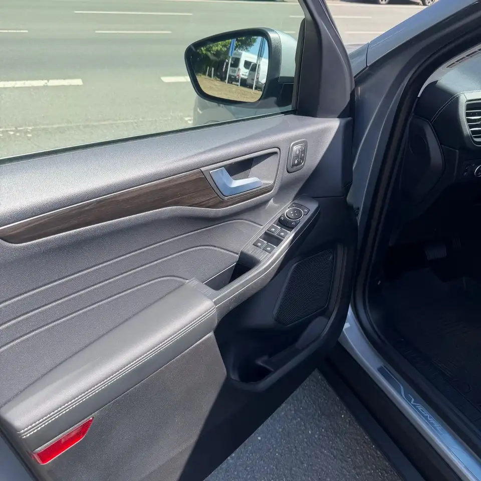 Ford Kuga Plug-In Hybrid Vignale — Galerie du véhicule 15