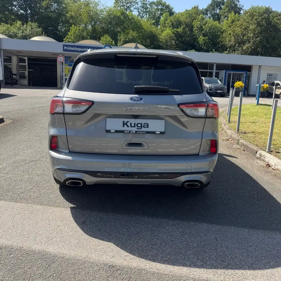 Ford Kuga Plug-In Hybrid Vignale — Galerie du véhicule 10