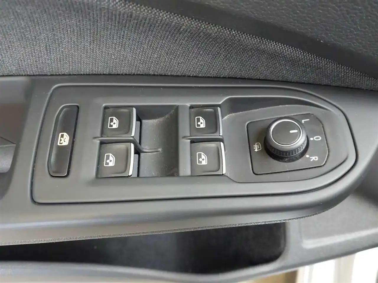Volkswagen Golf Life 1.0 TSI — Galería del vehículo 13