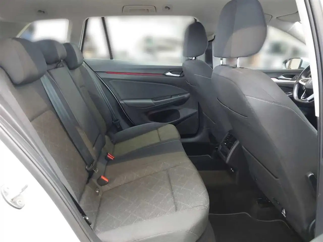 Volkswagen Golf Life 1.0 TSI — Galería del vehículo 16