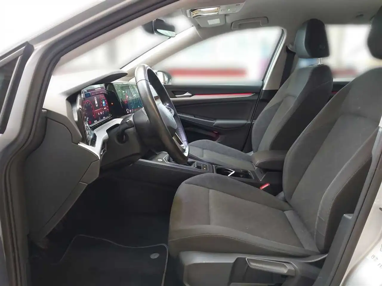 Volkswagen Golf Life 1.0 TSI — Galería del vehículo 8