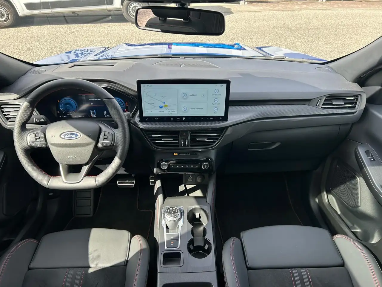 Ford Kuga ST-Line X 1,5 EcoBoost AHK PANO — Galería del vehículo 7