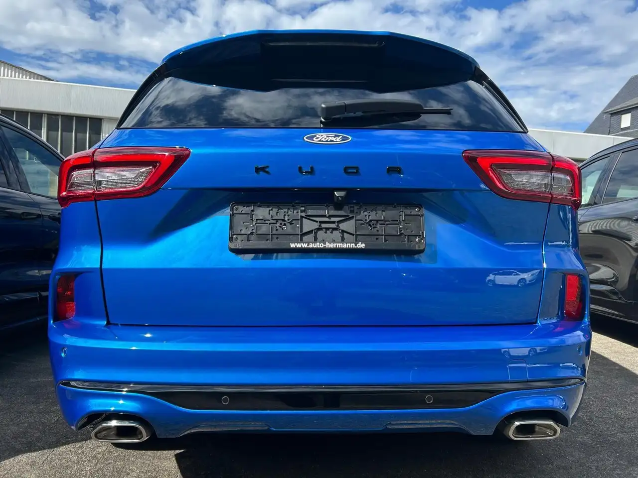 Ford Kuga ST-Line X 1,5 EcoBoost AHK PANO — Galería del vehículo 5