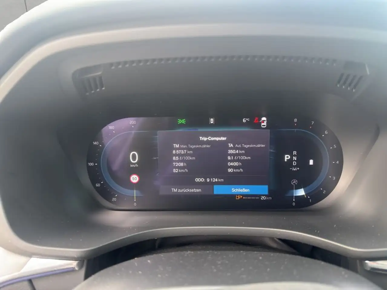 Volvo XC60 XC60 B5 AWD Core Aut Google-Maps LED Kamera PDCv+h — Galería del vehículo 9