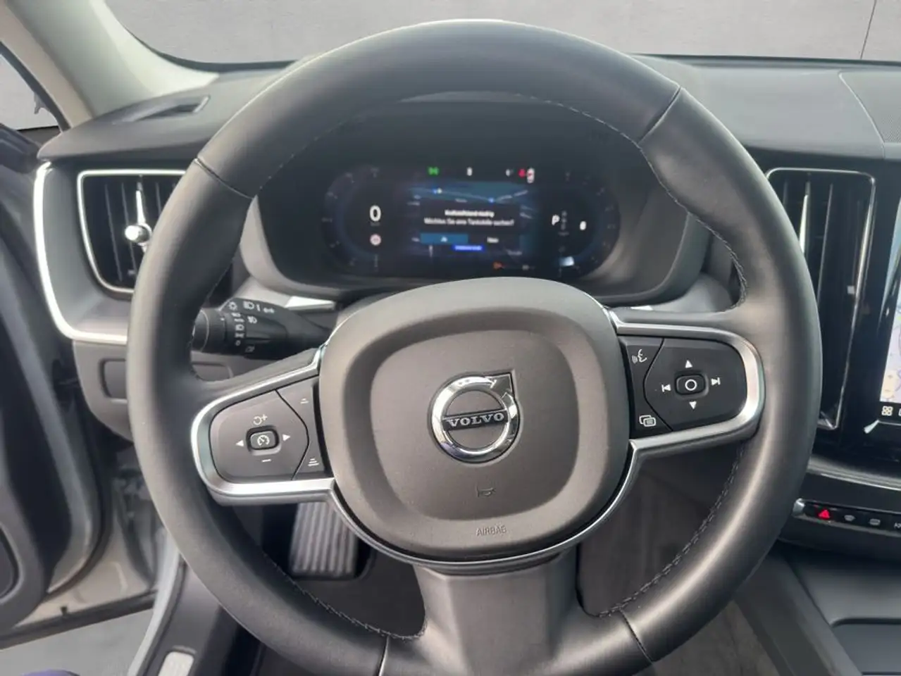Volvo XC60 XC60 B5 AWD Core Aut Google-Maps LED Kamera PDCv+h — Galería del vehículo 8