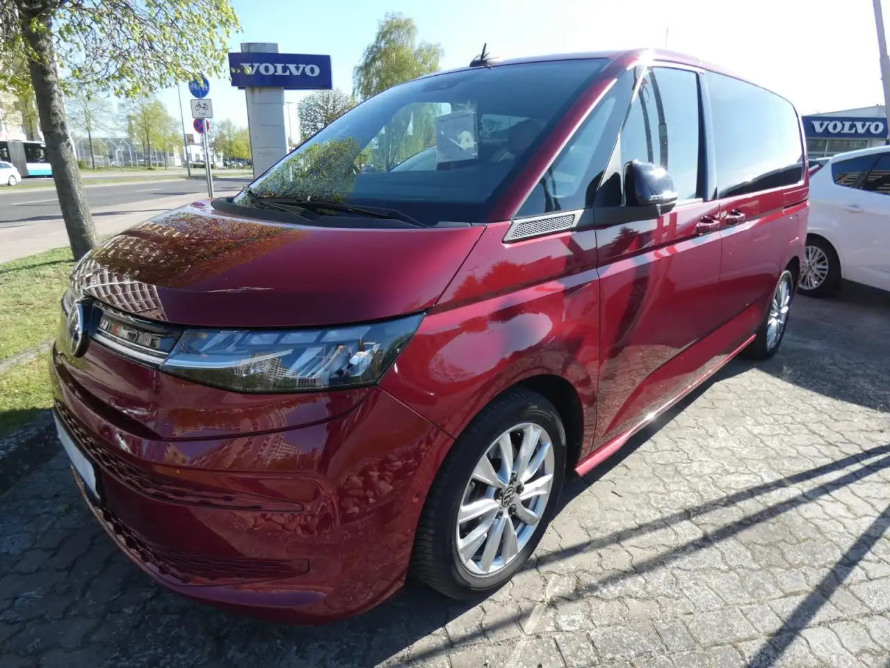 Volkswagen T7 Multivan 2.0 TSI Life (EURO 6e) Klima Navi Rückfahrkamera — Galerie du véhicule 2