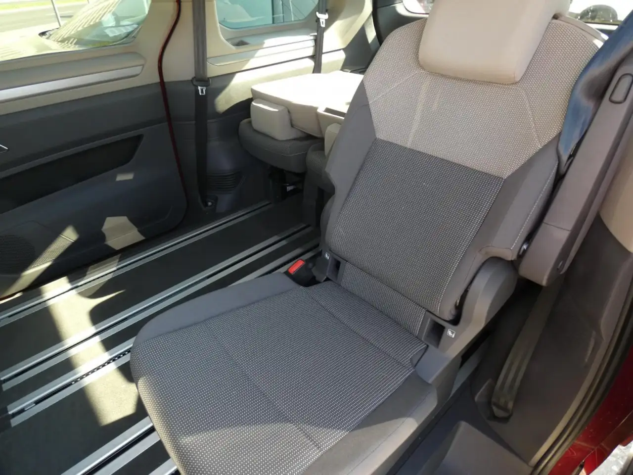 Volkswagen T7 Multivan 2.0 TSI Life (EURO 6e) Klima Navi Rückfahrkamera — Galerie du véhicule 8