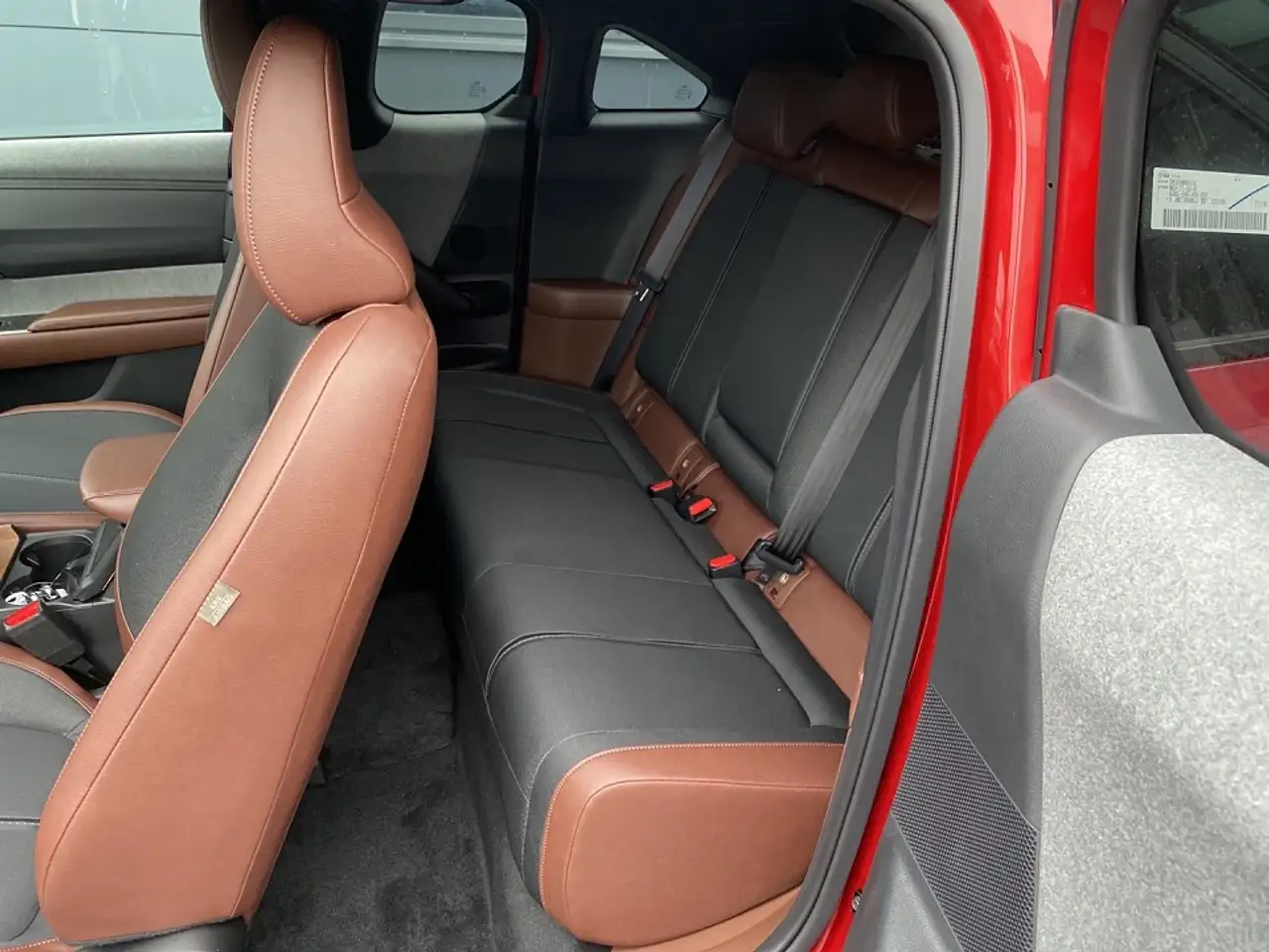 Mazda MX-30 R-EV Advantage IV Multi-Tone Metallic — معرض صور السيارة 8
