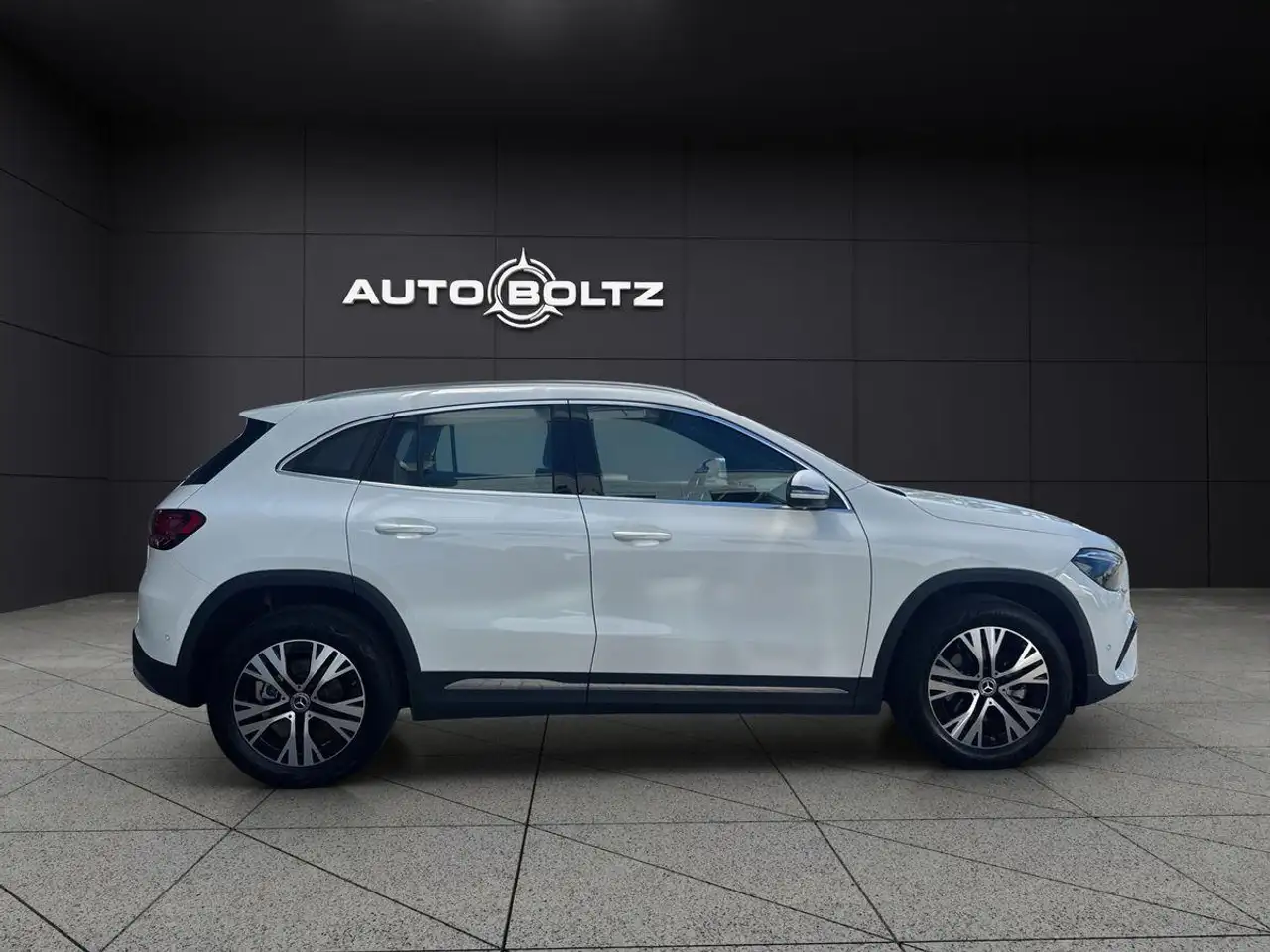 Mercedes-Benz GLA 180 Progressive Line Adv. Winter Kamera MBUX — Vehicle gallery 7