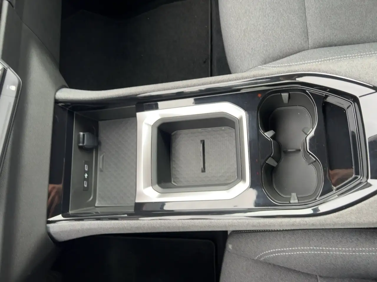 Renault Austral 1.3 TCE 160 Evolution — Galería del vehículo 13