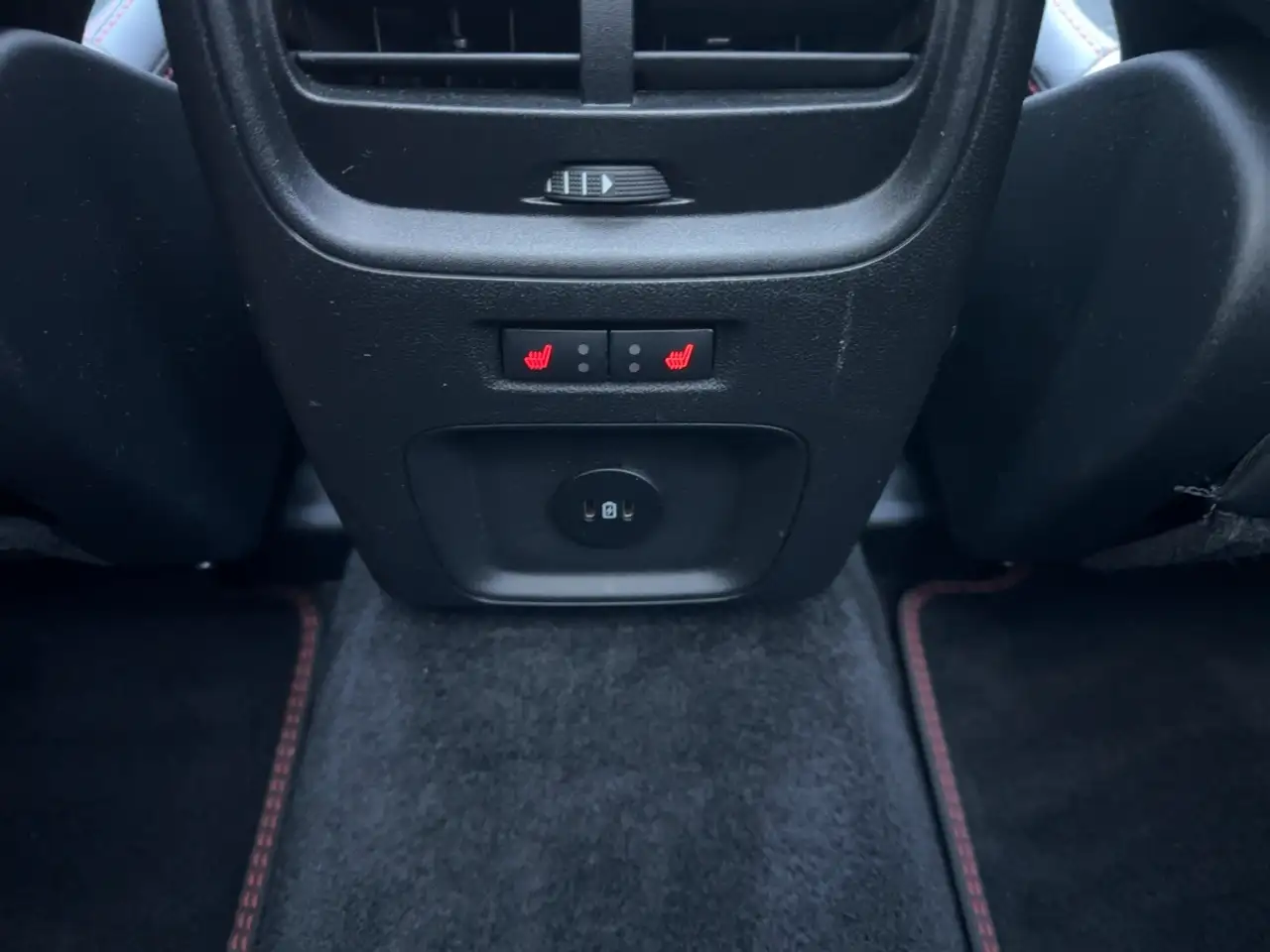 Ford Kuga ST-Line X LED+AHK+Glasdach+Kamera+SHZ — Vehicle gallery 17
