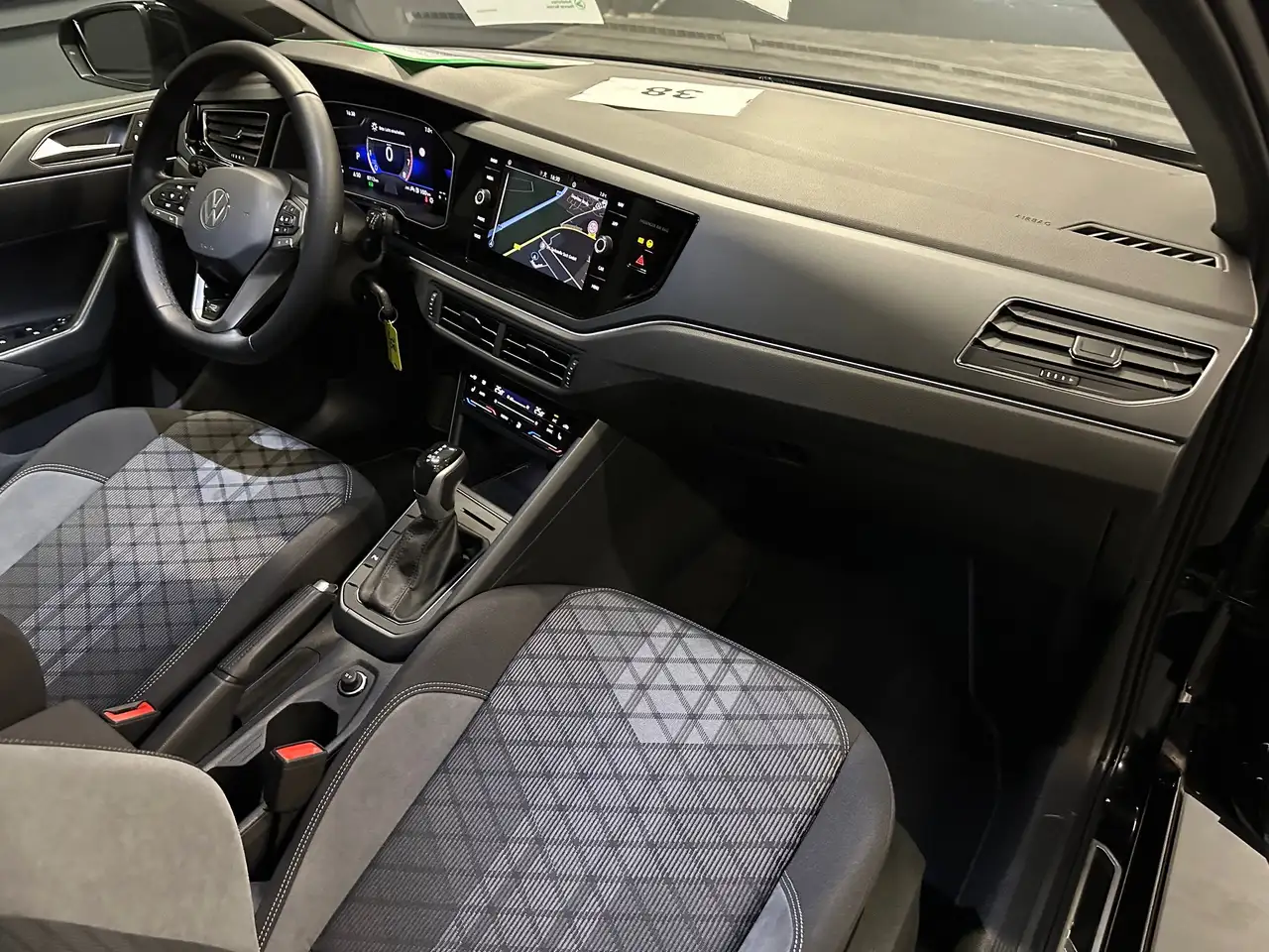 Volkswagen Polo VI R-Line *NAVI*IQ.Drive*KAMERA*CarPlay*ACC*Sitzhz — Vehicle gallery 11