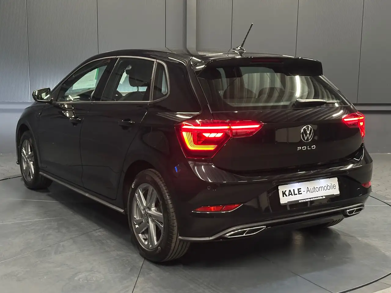 Volkswagen Polo VI R-Line *NAVI*IQ.Drive*KAMERA*CarPlay*ACC*Sitzhz — Vehicle gallery 3