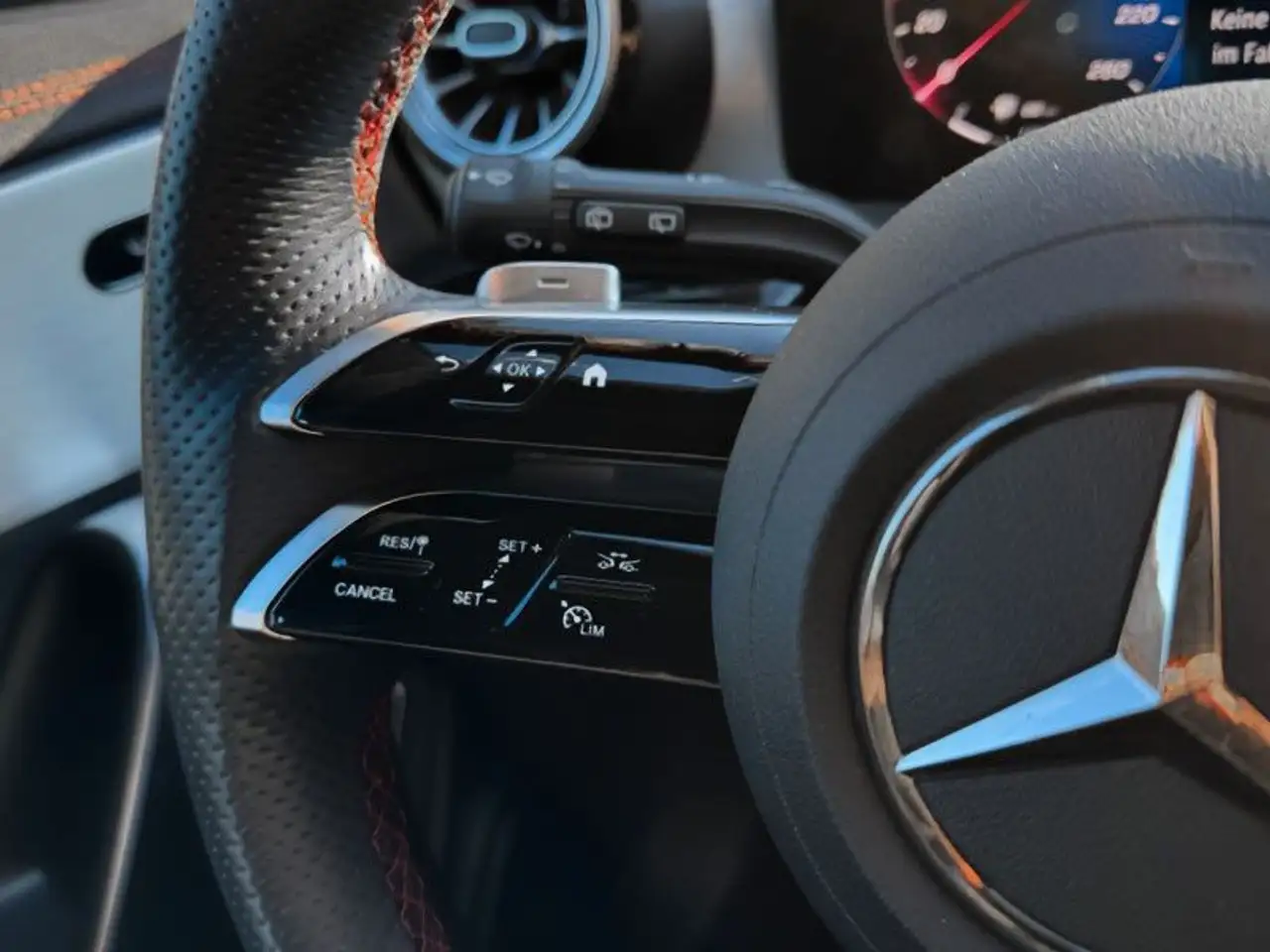Mercedes-Benz Sonstige CLA 200 Shooting Brake AMG Line Edition — Galerie du véhicule 11