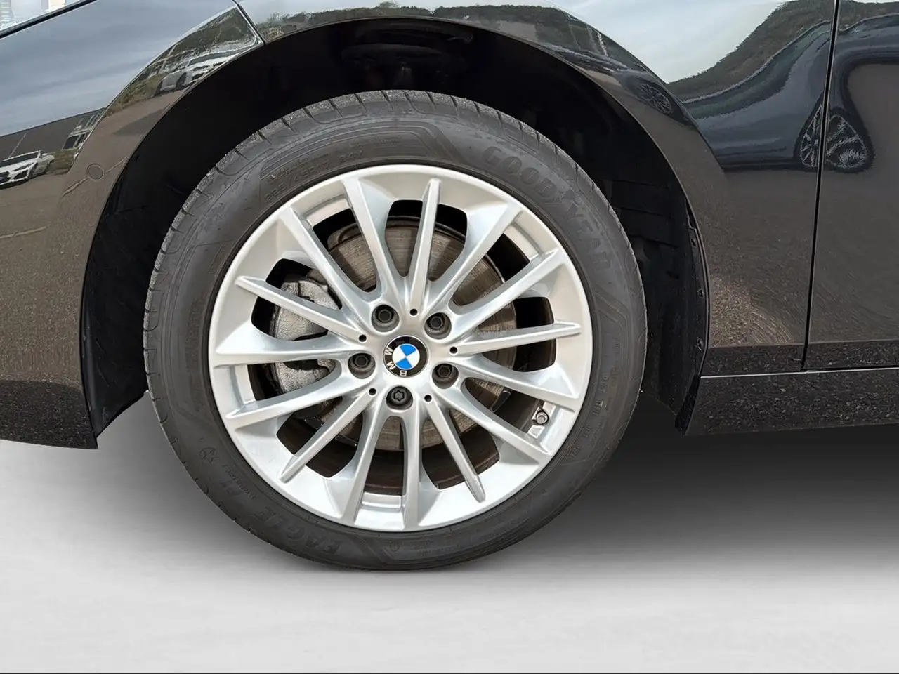 BMW 118 i 5-Türer Advantage Shadow Line — معرض صور السيارة 4