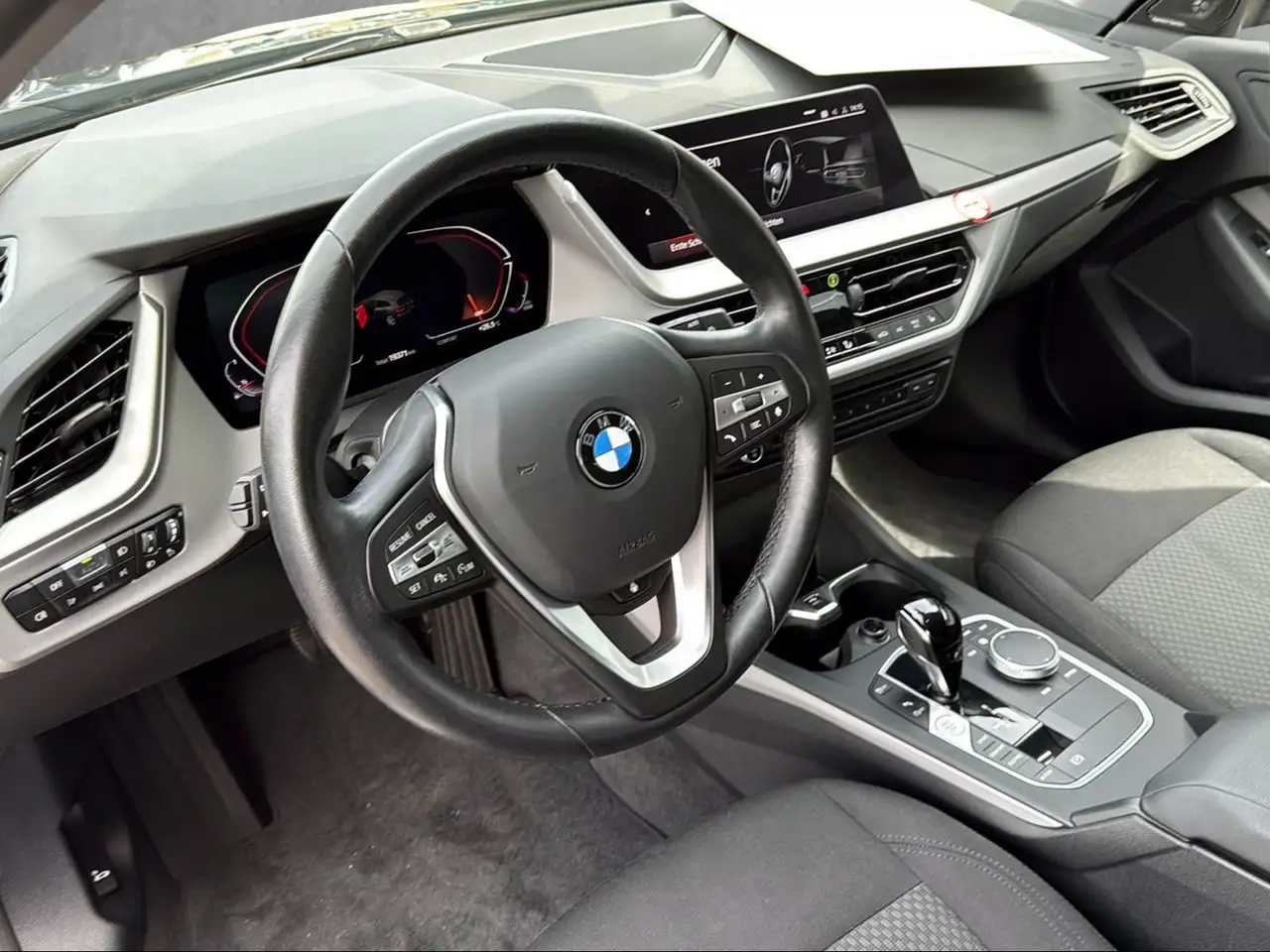 BMW 118 i 5-Türer Advantage Shadow Line — معرض صور السيارة 13