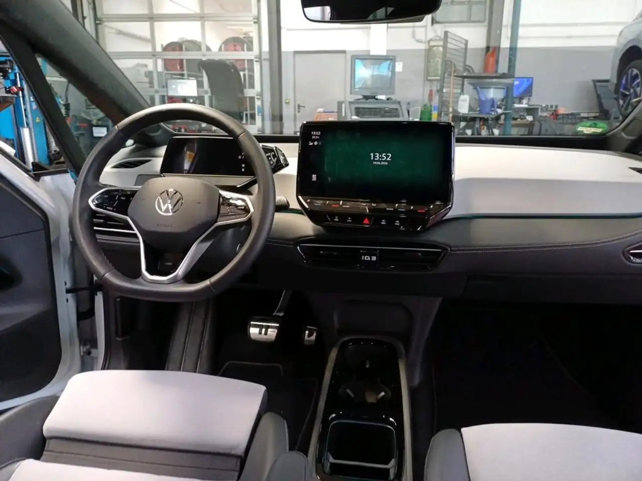 Volkswagen ID.3 Pro Move LED NAVI 19“-ALU ACC PARKASS KAMERA SHZ K — Vehicle gallery 4