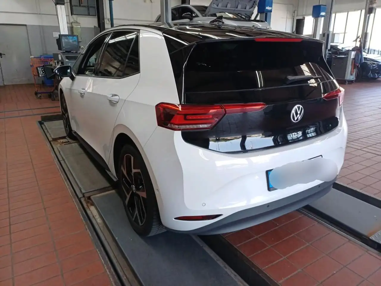Volkswagen ID.3 Pro Move LED NAVI 19“-ALU ACC PARKASS KAMERA SHZ K — Vehicle gallery 3