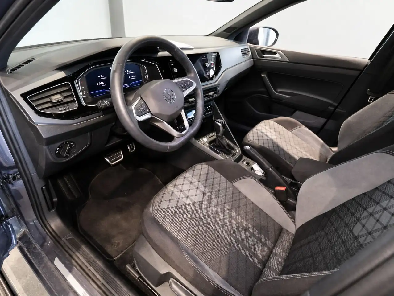 Volkswagen Taigo 1.0 TSI R-Line IQ-Drive+RearView+AHK+++ — Vehicle gallery 11