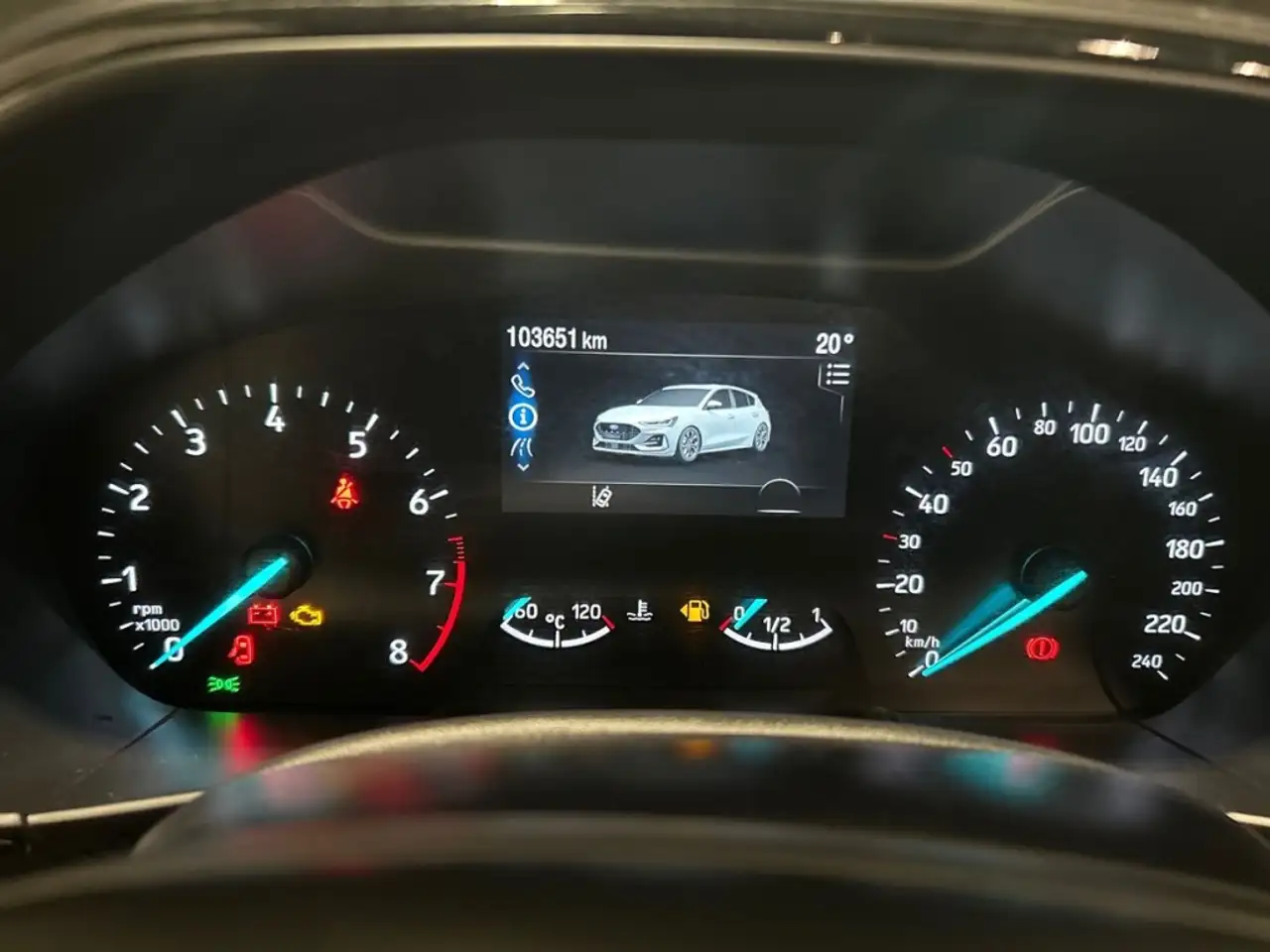 Ford Focus 1.0 Ecoboost MHEV ST-Line 125 — Galería del vehículo 14