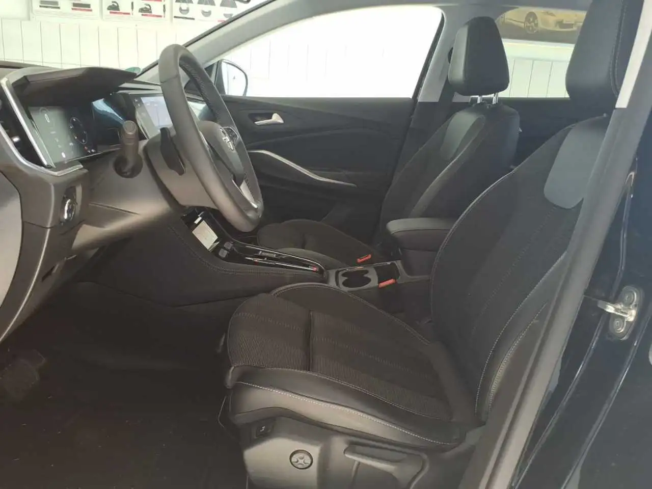 Opel Grandland AT8 GS Line Matrix/Navi/SHZ/LHZ/PDC/Kam — Vehicle gallery 8