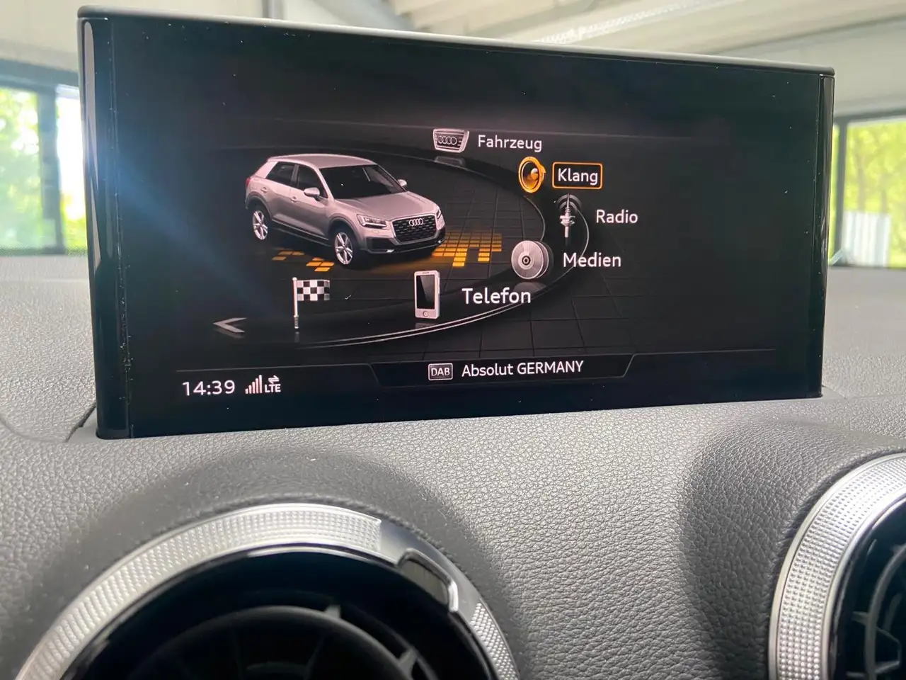 Audi SQ2 2.0 TFSI quattro MatrixLED Navi Sonos Carbon — Galería del vehículo 28