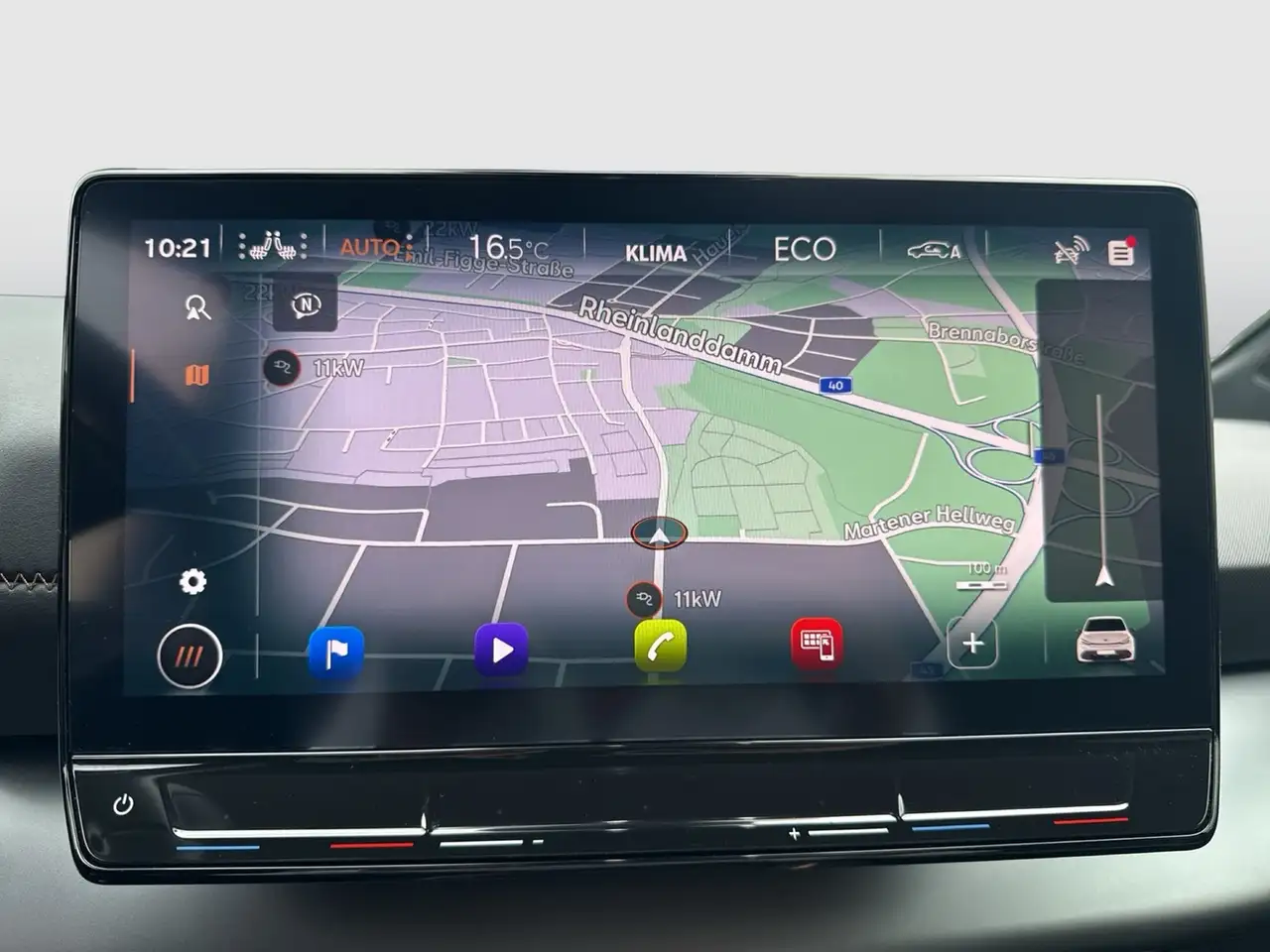 CUPRA Born EDITION DYNAMIC 360CAM ACC LM19 NAVI SITZHZ — Vehicle gallery 13
