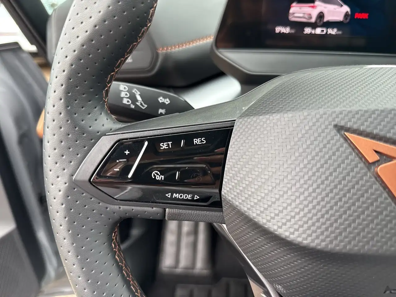 CUPRA Born EDITION DYNAMIC 360CAM ACC LM19 NAVI SITZHZ — Vehicle gallery 18