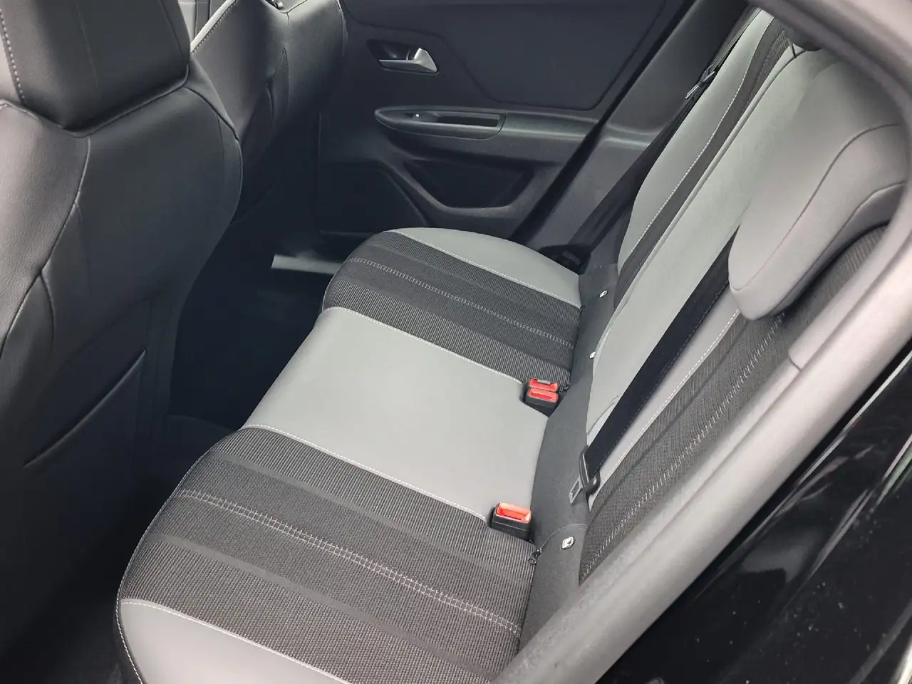 Opel Mokka 1.2 Elegance Navi+Kam.+LM+BT+Klima+Kamera — Vehicle gallery 15