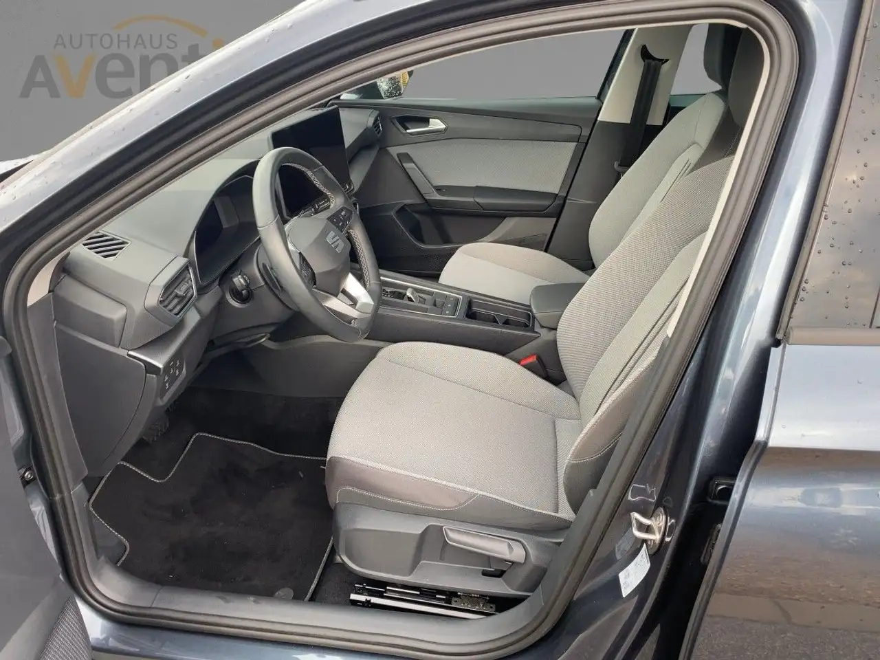 SEAT Leon Style Edition DSG*AHK*Navi*ACC*PDC*Apple*DAB — Galería del vehículo 4