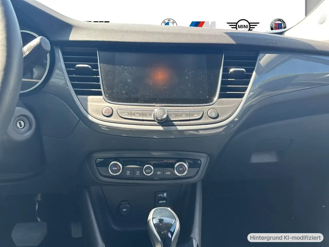 Opel Crossland Elegance Paket 1.2 T-Direct-Injection 130PS AT — معرض صور السيارة 8