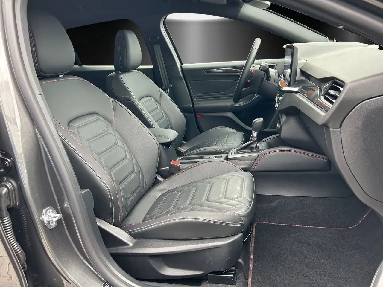 Ford Focus 1.0 ST-Line X Aut./LED/ACC/KAMERA/NAVI/AHK — معرض صور السيارة 7