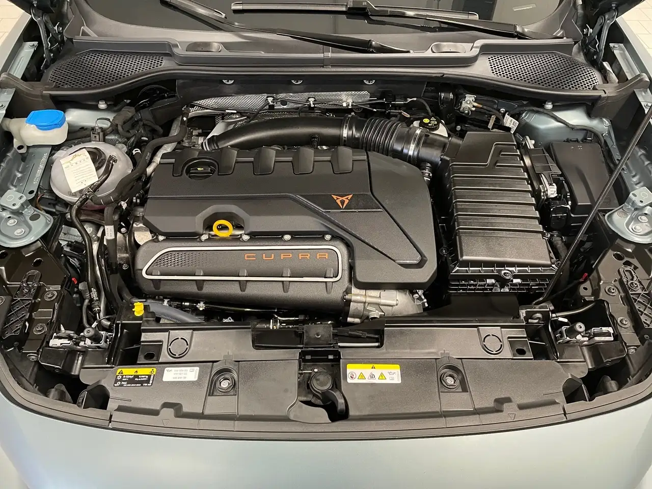 CUPRA Formentor 2.5 TSI 4Drive VZ5 Enceladus Grey Edition *PANO*MA — Vehicle gallery 8