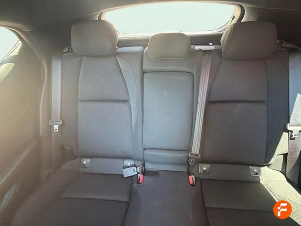 Mazda 3 2.0 e-SKYACTIV-G 110KW HOMURA — معرض صور السيارة 16