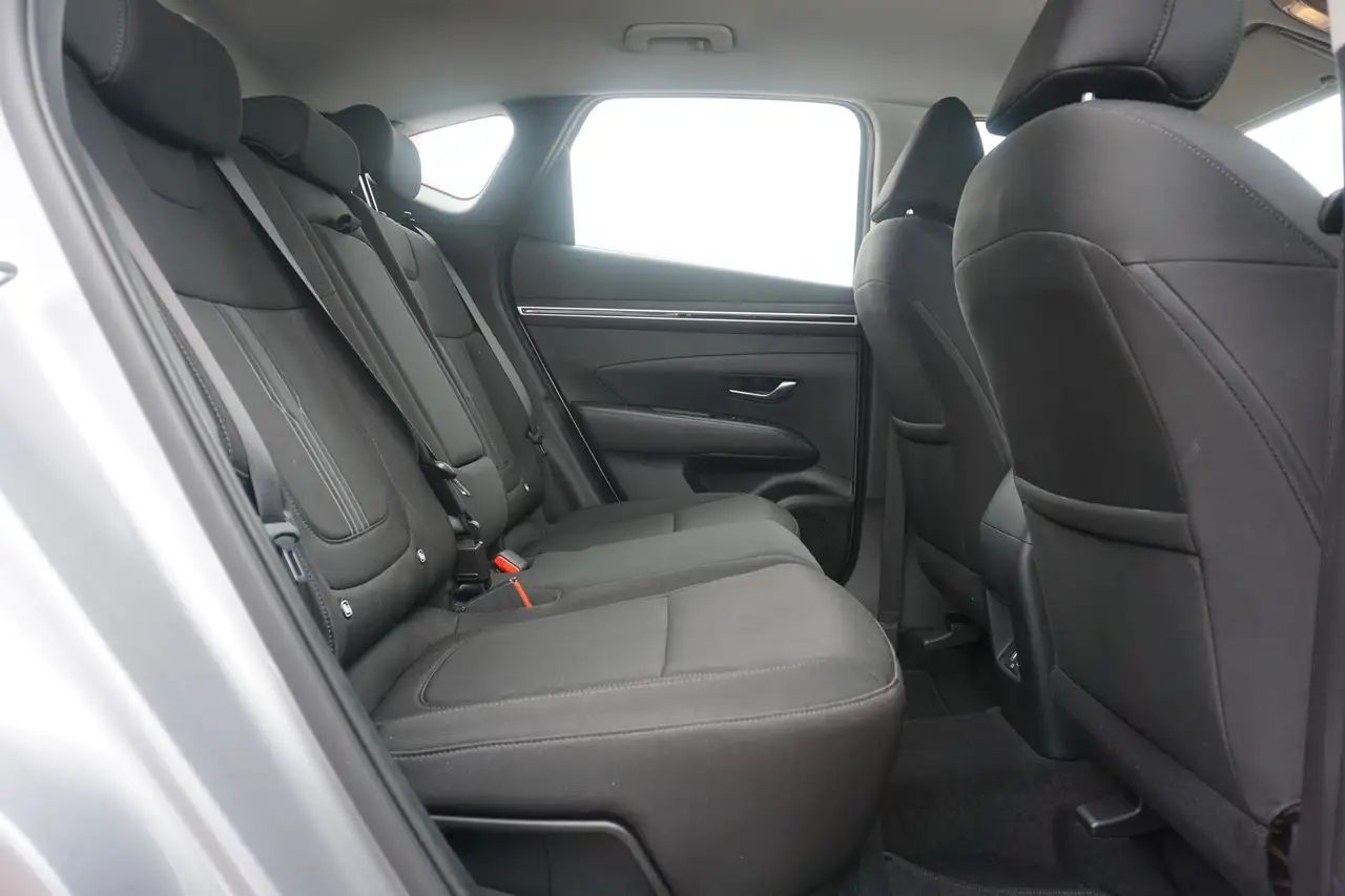 Hyundai TUCSON 1.6 Select Mild-Hybrid LED Android Apple — Galería del vehículo 30