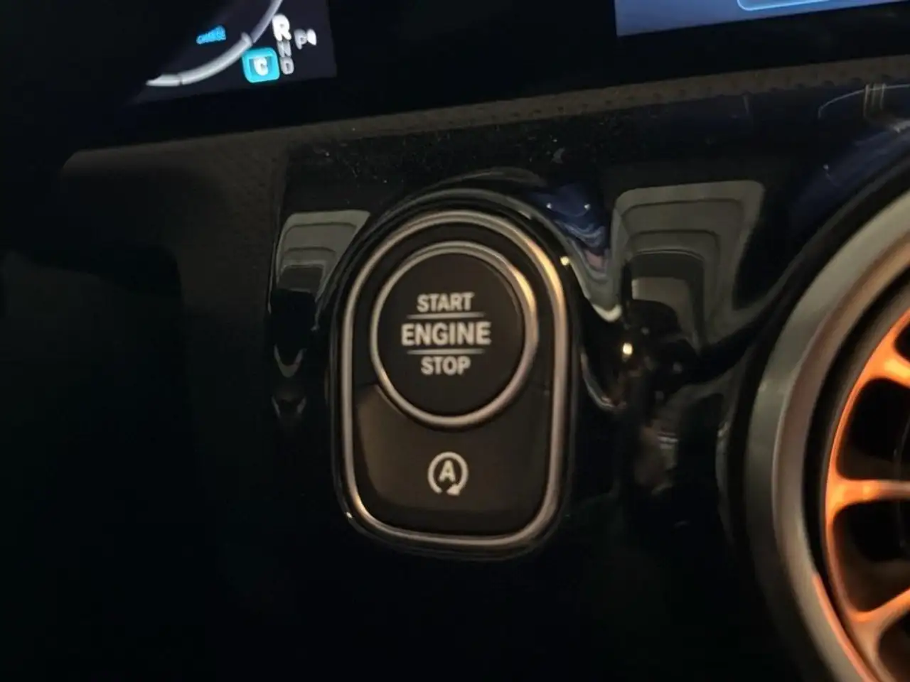 Mercedes-Benz A 180 Sedán — Galería del vehículo 21