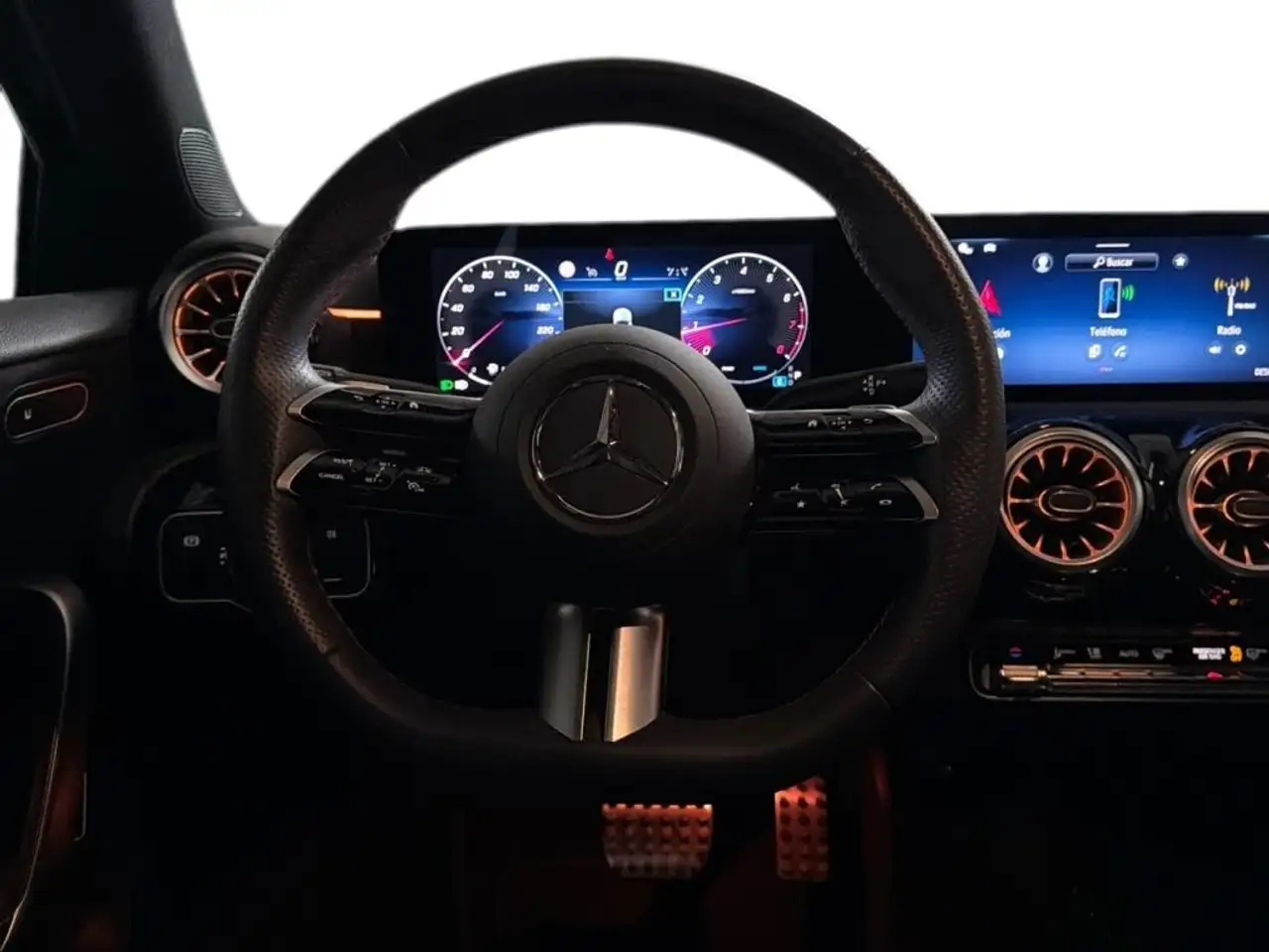 Mercedes-Benz A 180 Sedán — Galería del vehículo 8