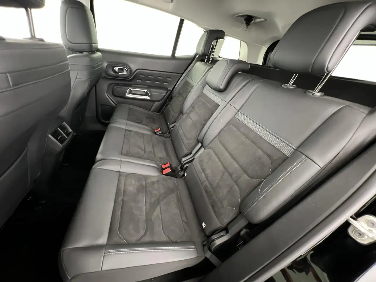 Citroen C5 Aircross Plus 1.2 *NAVI*RFK*KLIMA*uvm — معرض صور السيارة 8