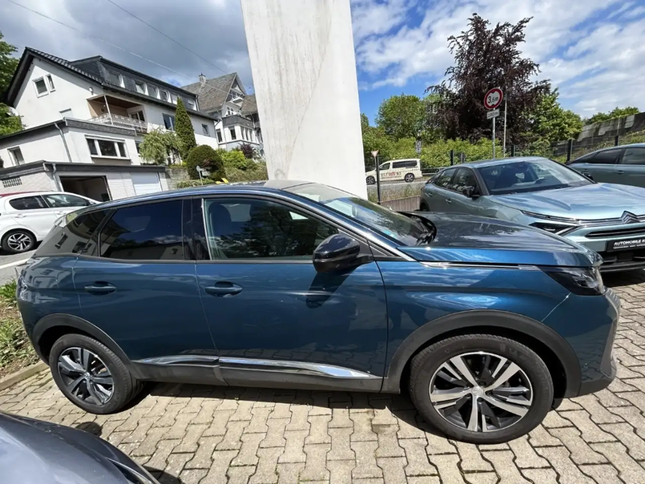 Peugeot 3008 Allure Pack Navi Digitales Cockpit LED ACC — Vehicle gallery 5