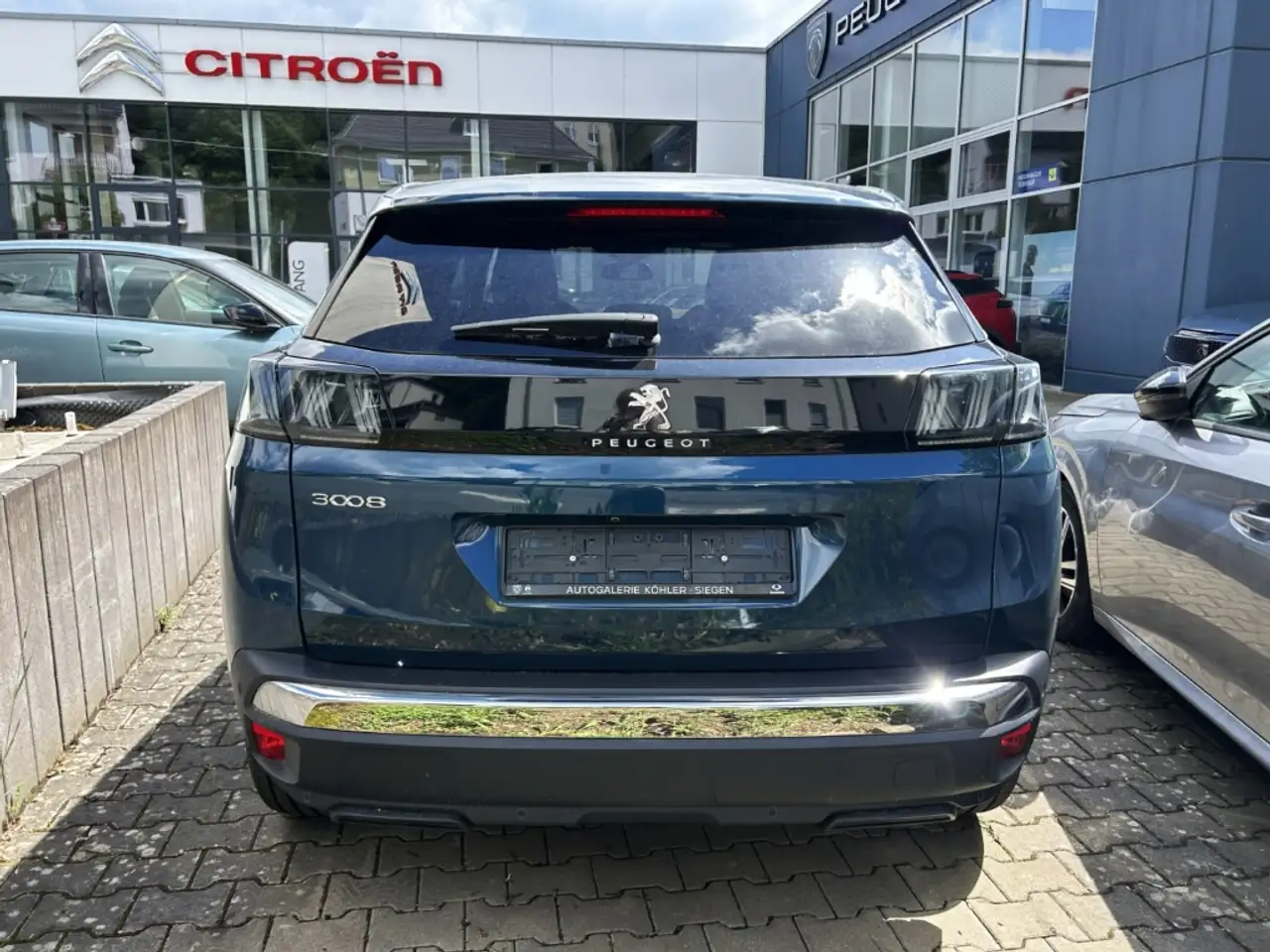 Peugeot 3008 Allure Pack Navi Digitales Cockpit LED ACC — Vehicle gallery 6